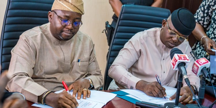 SPIN : Ministries Of Power, Water Resources Sign MoU