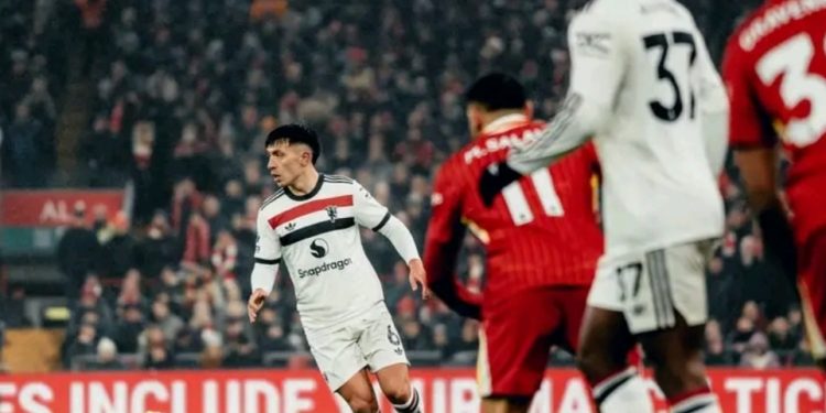 Premier League: Manchester United Fight Back To Earn Draw Against Liverpool 