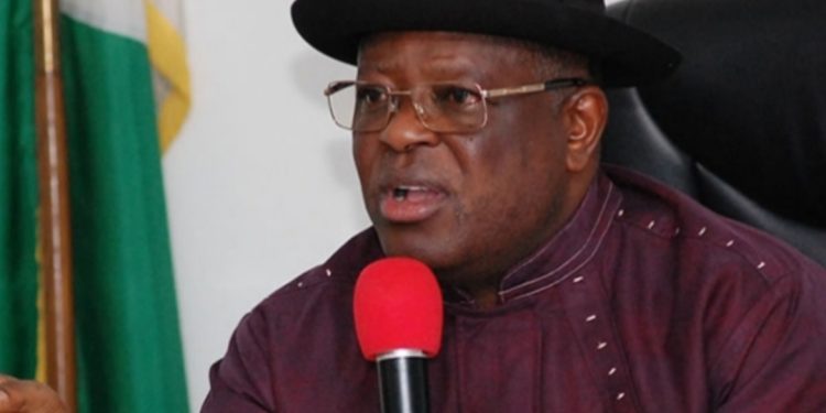Umahi Gives South-South Contractors Two Weeks To Complete Projects Or Face Revocation.