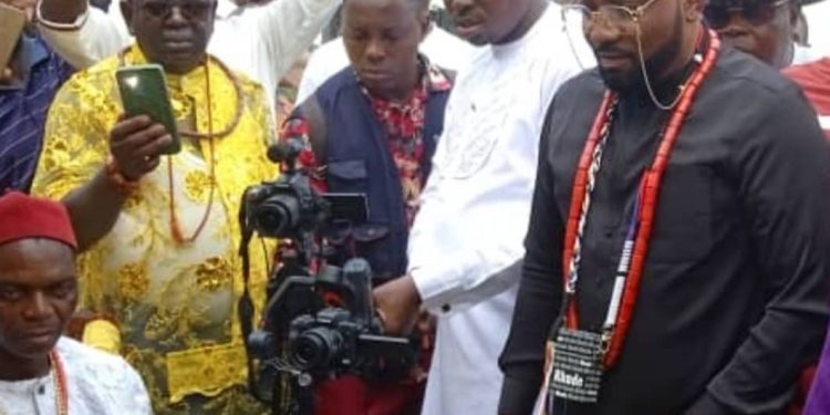 Ochonogor Restores Electricity To Onicha-Ukwuani Clan After 2 Decades Of Power Outage