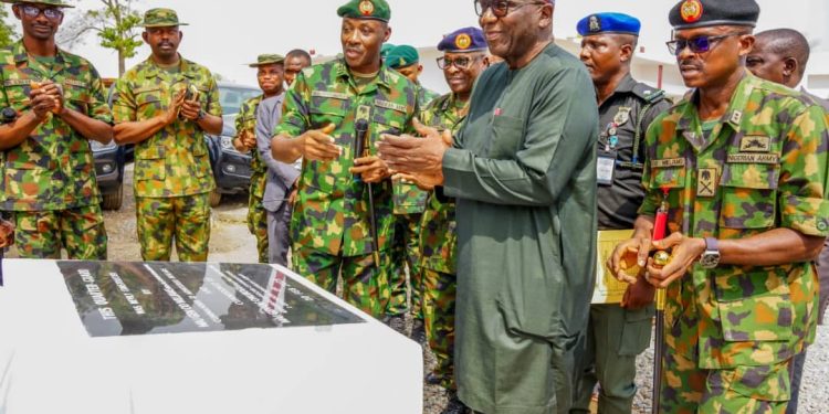 Gov AbdulRazaq Inaugurates Projects, Donates Operational Vehicles To 22 Armoured Brigade Sobi