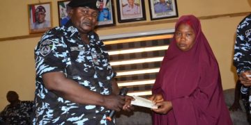 Nasarawa: CP Shetima Presents Cheques to Bereaved and Injured Families