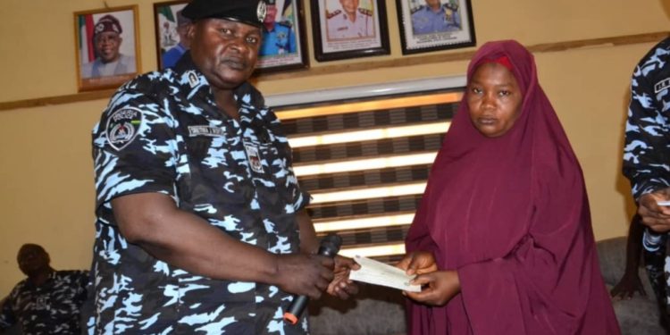 Nasarawa: CP Shetima Presents Cheques to Bereaved and Injured Families