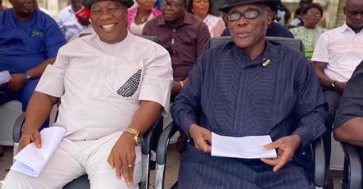 225 Bayelsa Schools Receive Learning Materials, Science Equipment To Boost Education