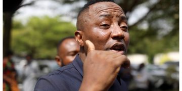 Sowore collapses after police tear-gassed Abuja protesters (VIDEO)