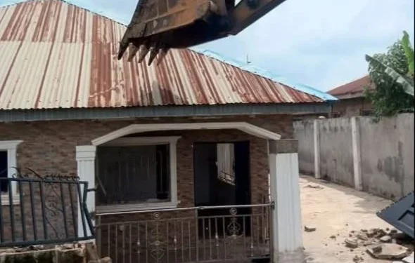 Video: Oyo Demolishes Kidnappers’ Den Following Rescue Of Adelabu’s Relatives