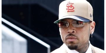 Chris Brown gets eight-month suspended prison sentence in UK